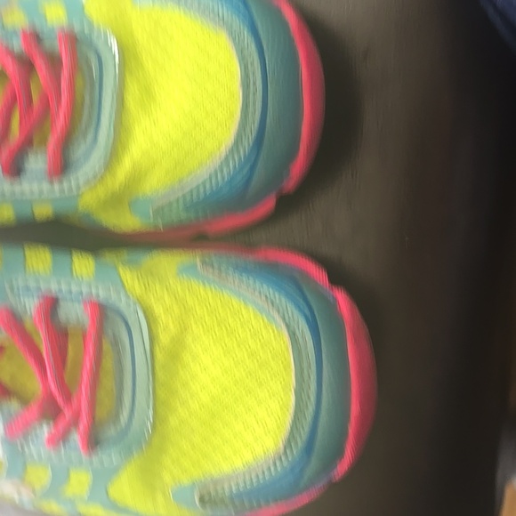 bright colored filament sneakers - Picture 6 of 6